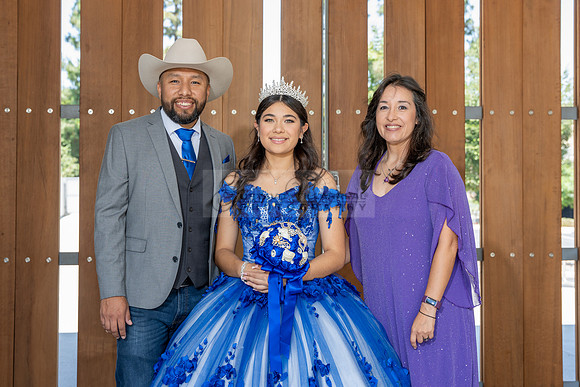 Violeta Noemi quinceanera celebration, photographer , videographer in Hacienda Heights Ca, Montebello Ca, Gustavo Villarreal Photography, 323-633-8283, www.gvphotoandvideo.com