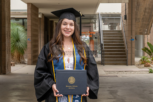 Lauren Berry graduation photos, portraits at UCSB Santa Barbara Ca. Gustavo Villarreal Photography, 323-633-8283