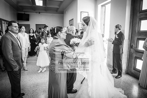 EVELIA Y JUAN weddings photography and video at St Joseph Catholic church in Hawthorne Ca, Reception venues at Temple of Emanuel of beberly hills Ca,  www.gustavovillarreal.com, 323-633-8283