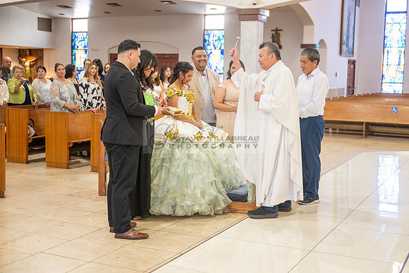 Arianna Tejada quinceanera celebration, photography, videography at Our lady of Guadalupe in El Monte Ca, Fiesta Mexican banquet Hall Montclair Ca, Gustavo Villarreal photo and video, 323-633-8283, ww