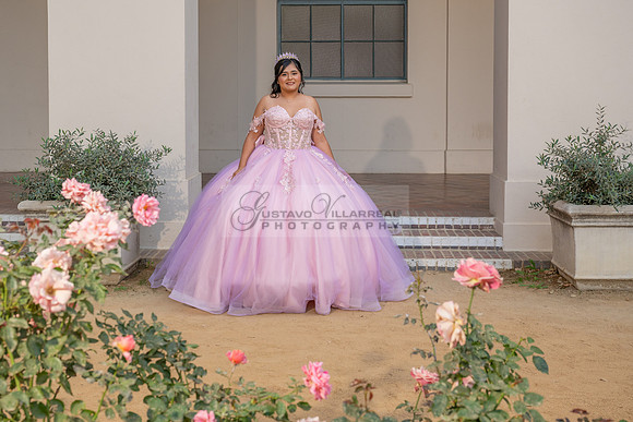 Camila Pacheco quinceanera, sweet 16, photo session in Pasadena City Hall in Pasadena California, photography and videography by Gustavo Villarreal photographer, 323-633-8283, www.gvphotoandvideo.com