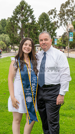 Lauren Berry graduation photos, portraits at UCSB Santa Barbara Ca. Gustavo Villarreal Photography, 323-633-8283