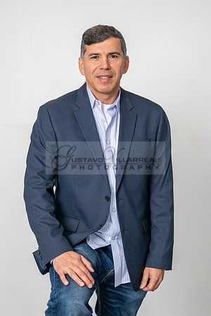 Juan Carlos, Business, Real Estates, Realtor, headshots, photography in Whittier Ca, Gustavo villarreal Photography, 323-633-8283, www.gustavoivllarreal.com