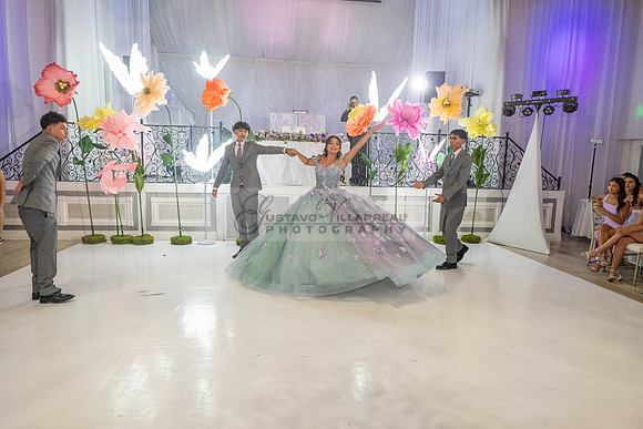 LINK #2-Janelle Ornelas, Sweet Sixteen, quinceanera, celebration at El Palacio Hall in south El Monte Ca, Gustavo Villarreal Photography, 323-633-8283, www.gvphotoandvideo.com