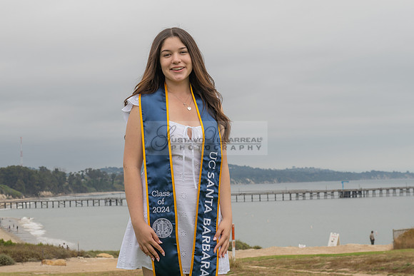 Lauren Berry graduation photos, portraits at UCSB Santa Barbara Ca. Gustavo Villarreal Photography, 323-633-8283
